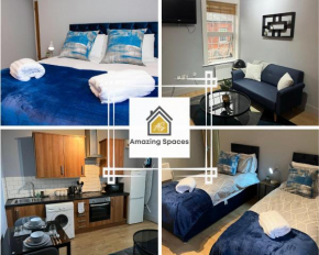City Centre 2 Bed Flat Sleeps 3 for Work and Leisure with Free Wifi by Amazing Spaces Relocations Ltd